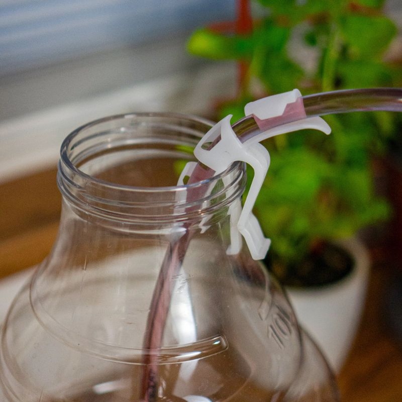 Wężyk do Obciągu Wina z Uchwytem i Zaciskiem (2).jpg